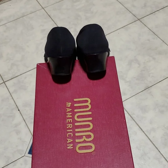 Munro Cindy black pumbs size 8N M207487 - Picture 6 of 7